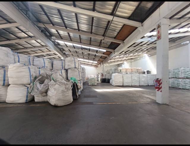 1,639M² WAREHOUSE TO LET IN NEW GERMANY
